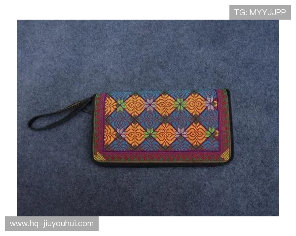 彝族特色足球服饰的文化传承与现代设计融合探讨